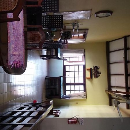 Peye Guesthouse Malang Extérieur photo