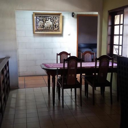 Peye Guesthouse Malang Extérieur photo