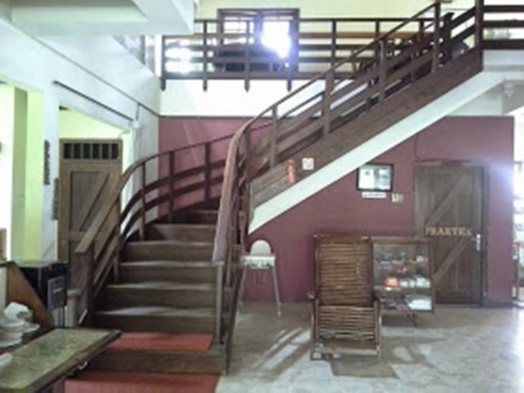 Peye Guesthouse Malang Extérieur photo